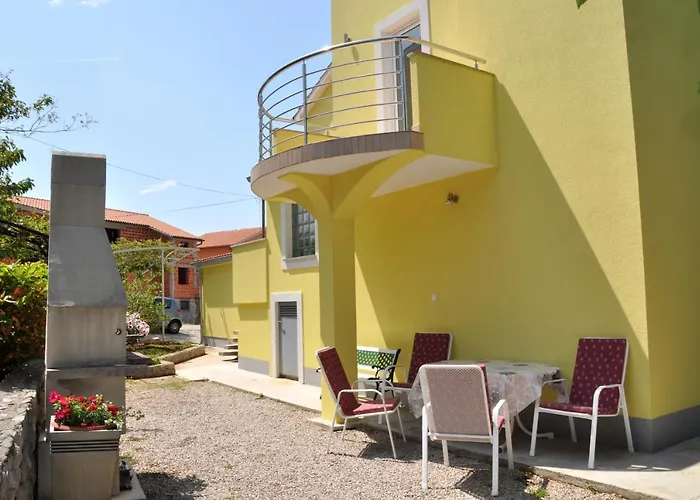 Διαμέρισμα With A Parking Space Omisalj, Krk - 12793