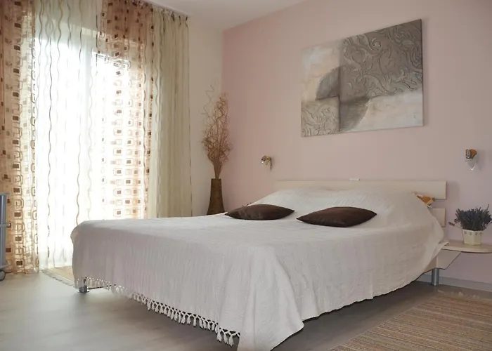 With A Parking Space Omisalj, Krk - 12793 דירה